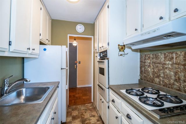 1853 Central Park Avenue 10E, Yonkers, NY 10710