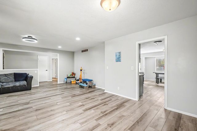 2204 N Winstead Cir, Wichita, KS 67226