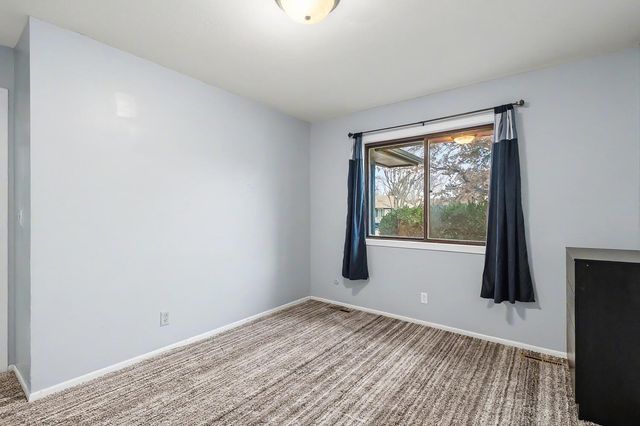 2204 N Winstead Cir, Wichita, KS 67226