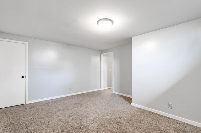 2204 N Winstead Cir, Wichita, KS 67226