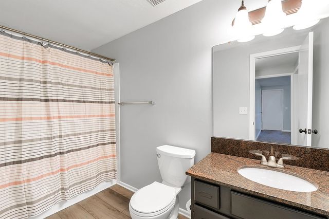 2204 N Winstead Cir, Wichita, KS 67226