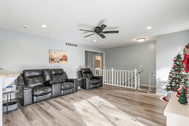 2204 N Winstead Cir, Wichita, KS 67226