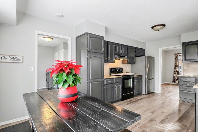 2204 N Winstead Cir, Wichita, KS 67226