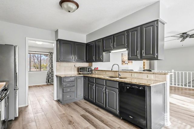 2204 N Winstead Cir, Wichita, KS 67226