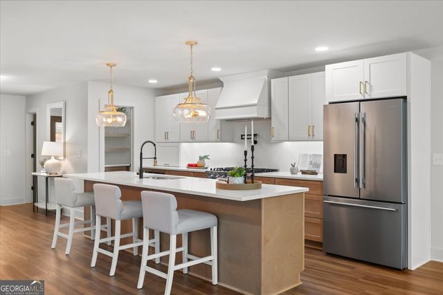 8875 Lakeside Way, Gainesville, GA 30506