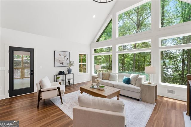 8875 Lakeside Way, Gainesville, GA 30506