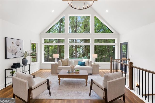 8875 Lakeside Way, Gainesville, GA 30506