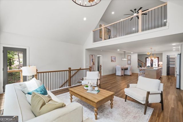 8875 Lakeside Way, Gainesville, GA 30506