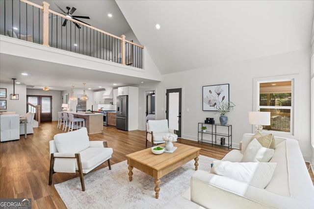 8875 Lakeside Way, Gainesville, GA 30506