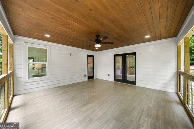 8875 Lakeside Way, Gainesville, GA 30506
