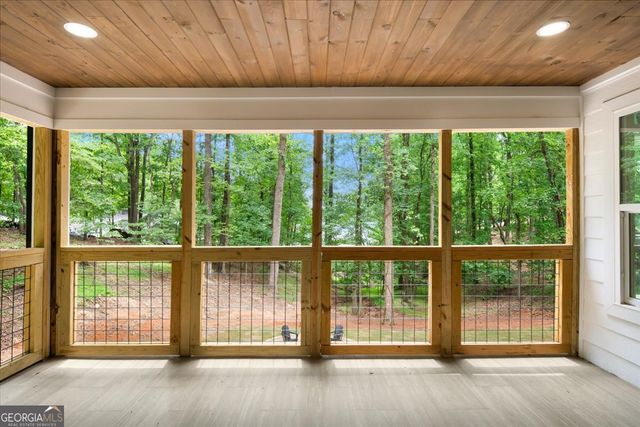 8875 Lakeside Way, Gainesville, GA 30506
