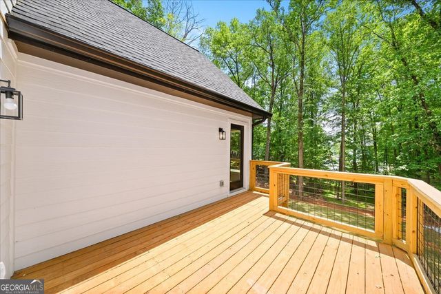 8875 Lakeside Way, Gainesville, GA 30506