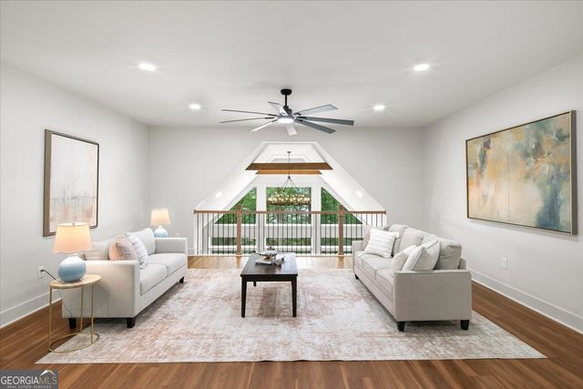 8875 Lakeside Way, Gainesville, GA 30506