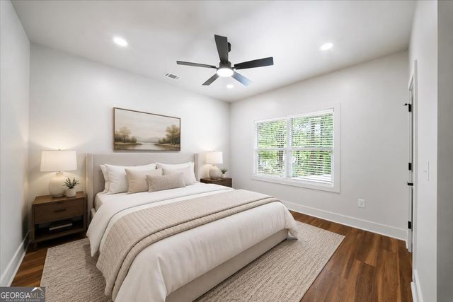 8875 Lakeside Way, Gainesville, GA 30506