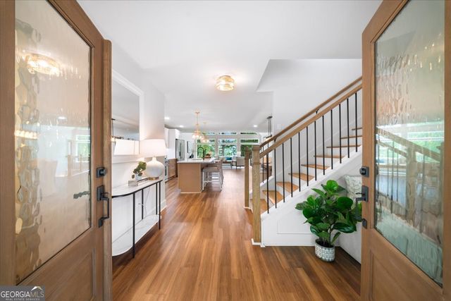 8875 Lakeside Way, Gainesville, GA 30506