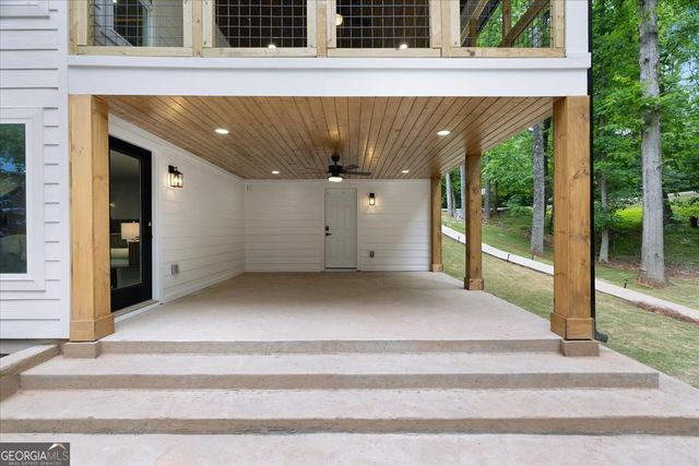 8875 Lakeside Way, Gainesville, GA 30506
