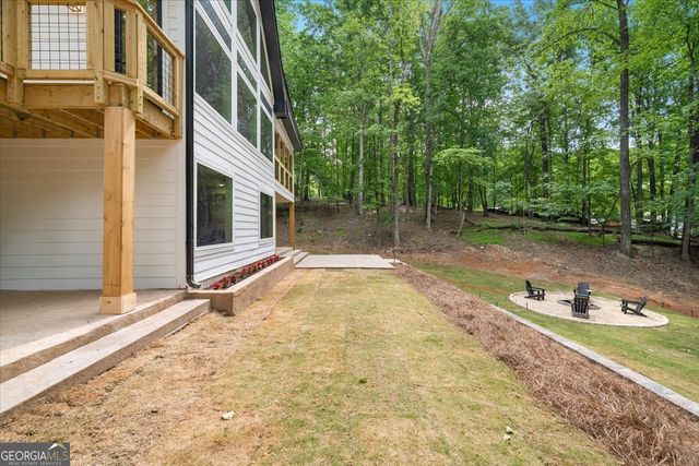 8875 Lakeside Way, Gainesville, GA 30506