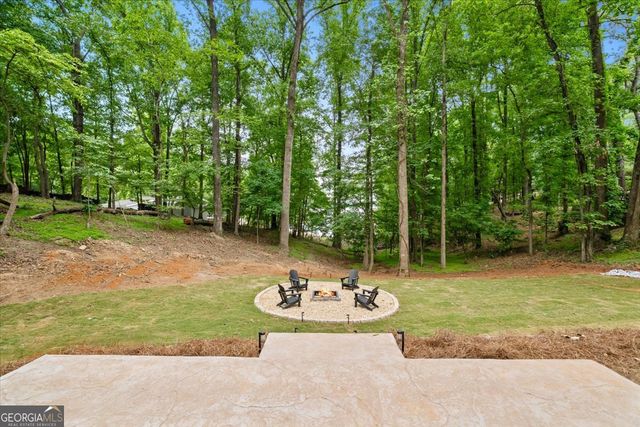 8875 Lakeside Way, Gainesville, GA 30506