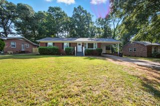 830 Log Cabin Road, Charlotte, NC 28213