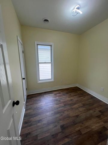 239 McClellan Street, Schenectady, NY 12304