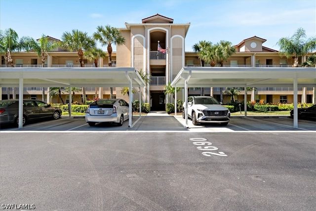 2690 Cypress Trace CIR 3225, Naples, FL 34119