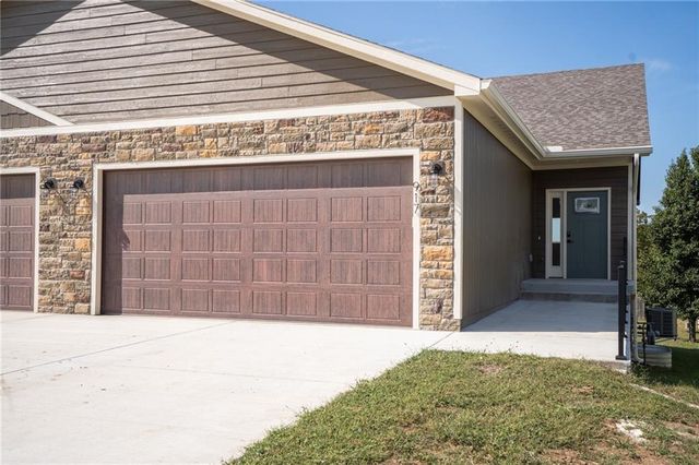 917 Eagle Ridge Drive, Baldwin City, KS 66006