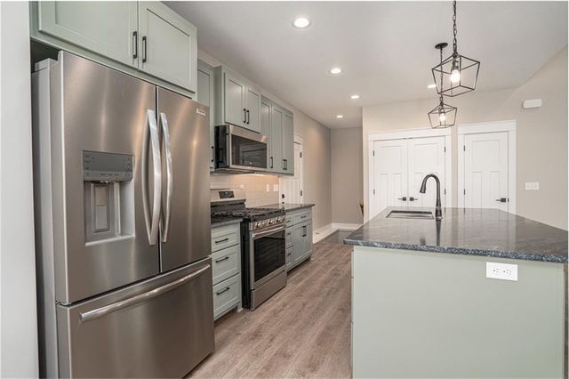 917 Eagle Ridge Drive, Baldwin City, KS 66006