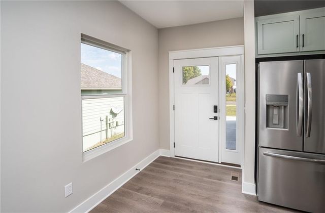 917 Eagle Ridge Drive, Baldwin City, KS 66006