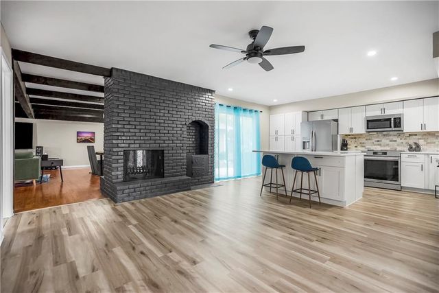 8641 Broadmoor Street, Overland Park, KS 66212