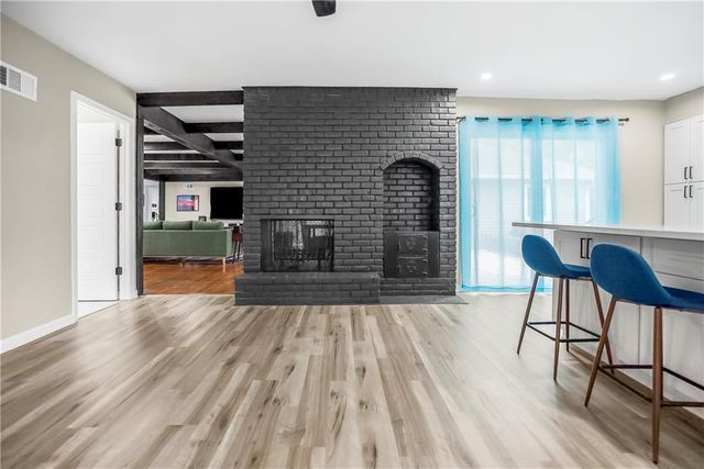 8641 Broadmoor Street, Overland Park, KS 66212