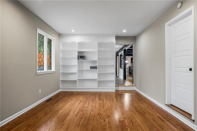 8641 Broadmoor Street, Overland Park, KS 66212