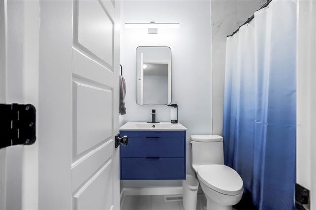 8641 Broadmoor Street, Overland Park, KS 66212