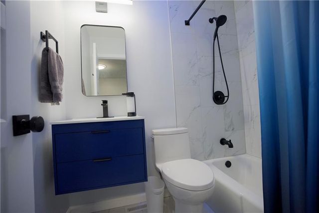 8641 Broadmoor Street, Overland Park, KS 66212