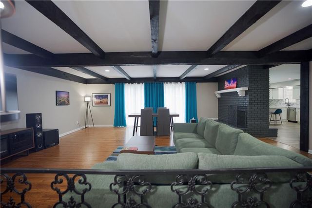 8641 Broadmoor Street, Overland Park, KS 66212