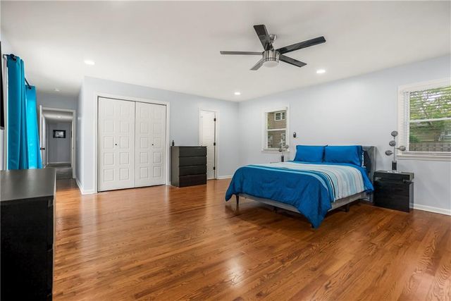 8641 Broadmoor Street, Overland Park, KS 66212