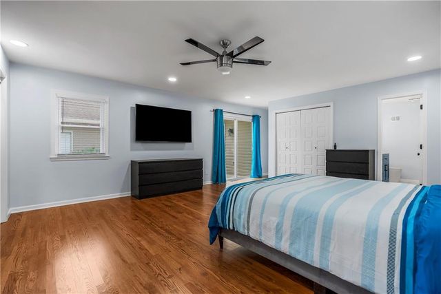 8641 Broadmoor Street, Overland Park, KS 66212