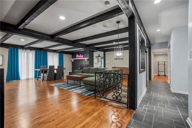 8641 Broadmoor Street, Overland Park, KS 66212