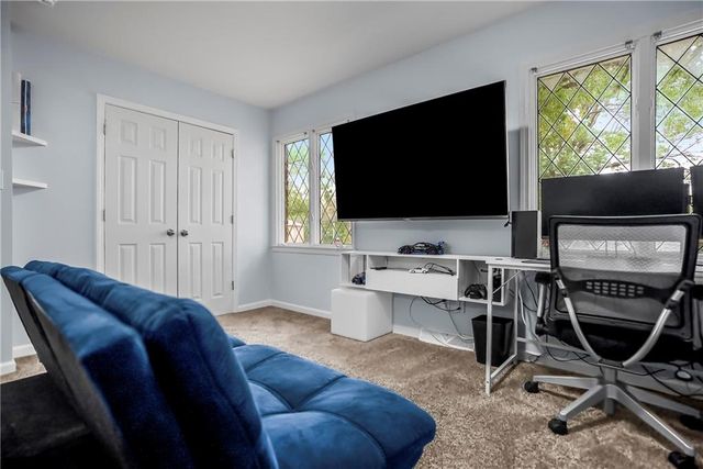 8641 Broadmoor Street, Overland Park, KS 66212