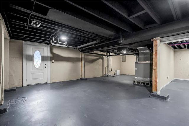 8641 Broadmoor Street, Overland Park, KS 66212