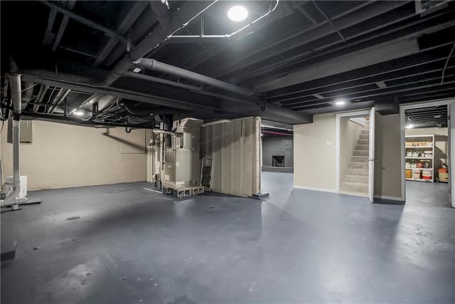 8641 Broadmoor Street, Overland Park, KS 66212