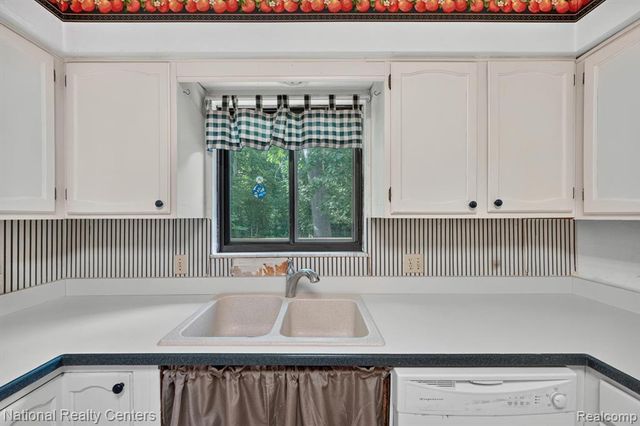 3107 Dean Road, Lambertville, MI 48144
