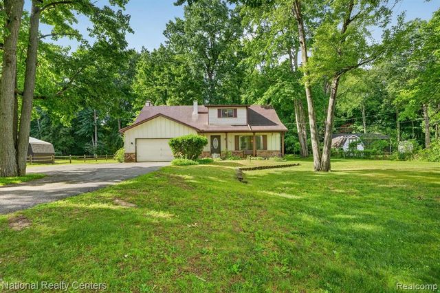 3107 Dean Road, Lambertville, MI 48144