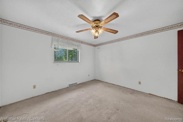 3107 Dean Road, Lambertville, MI 48144