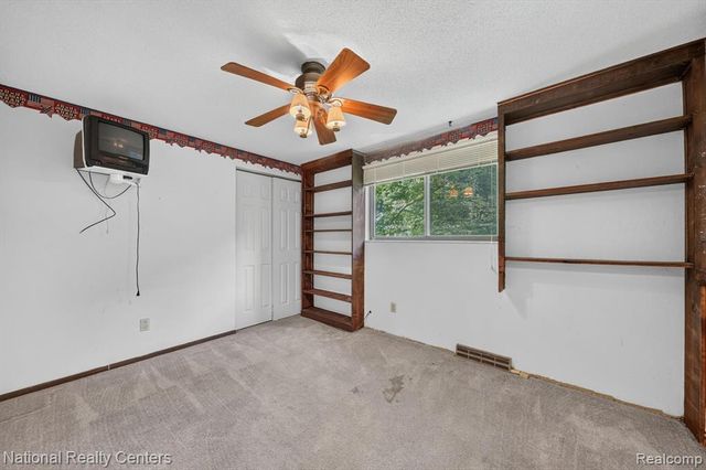 3107 Dean Road, Lambertville, MI 48144