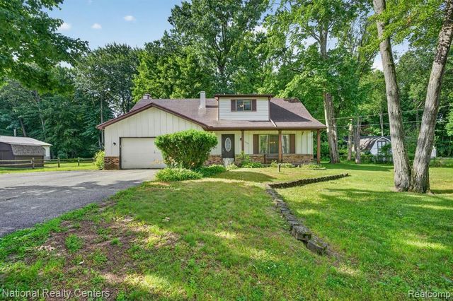 3107 Dean Road, Lambertville, MI 48144