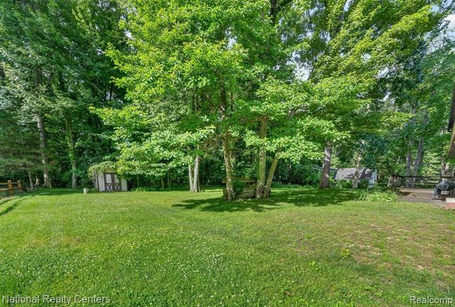 3107 Dean Road, Lambertville, MI 48144