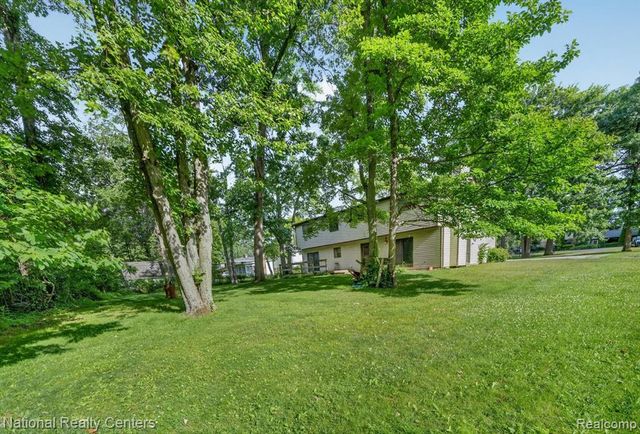 3107 Dean Road, Lambertville, MI 48144