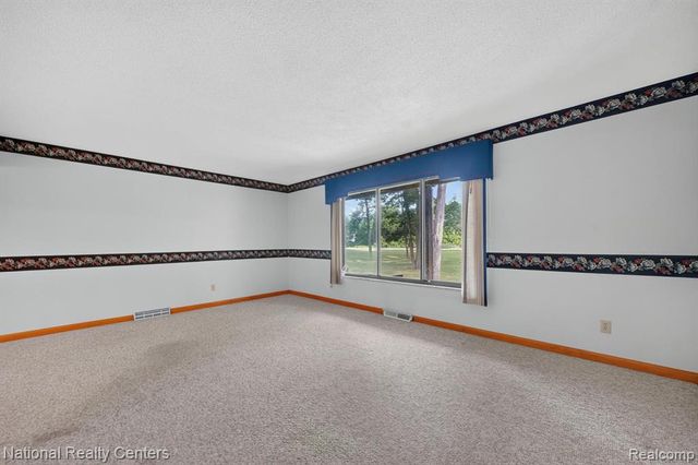 3107 Dean Road, Lambertville, MI 48144