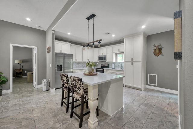 3381 Roy Bean Rd, Willis, TX 77378