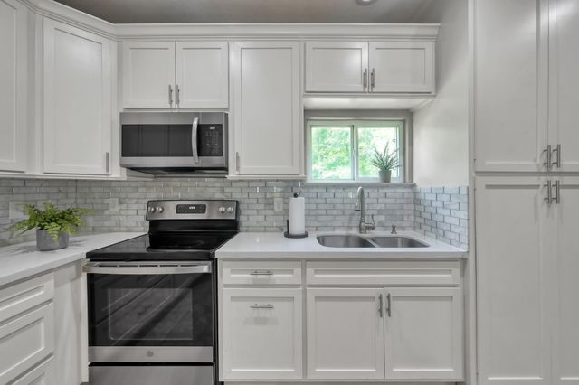 3381 Roy Bean Rd, Willis, TX 77378